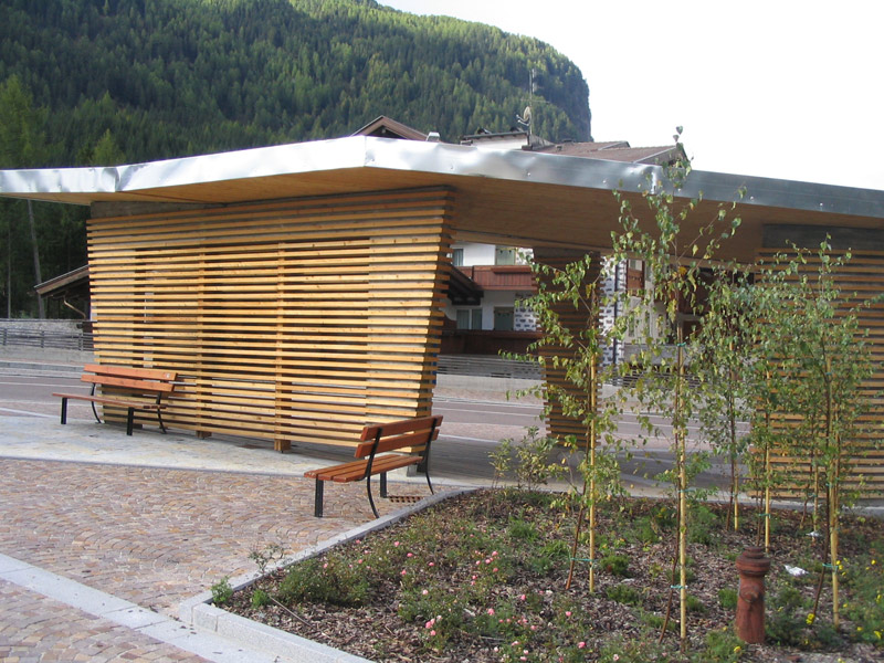 Falegnameria Caviola Roberto Carano - produzione porte, serramenti, insegne, mobili in legno